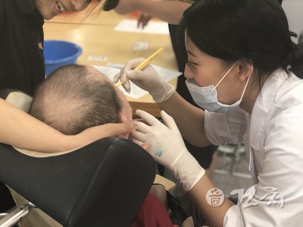단국대학교 치과병원이 논산시 성모의 마을에서 구강검진 및 치과진료봉사를 진행했다.