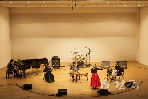 지난 29일 광주광역시치과의사회가 2019 음악회를 개최, 국악공연이 펼쳐졌다.